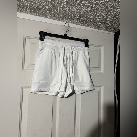 Lululemon Dance Studio High-Rise Short 3.5" - Picture 2 of 5